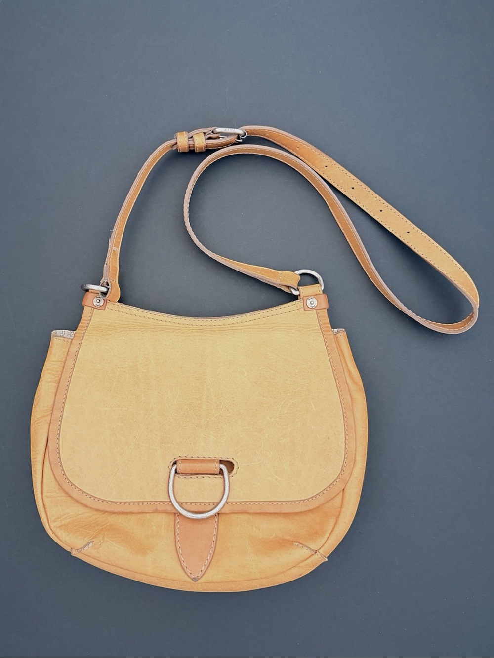 Frye leather saddle bag, crossbody bag, tan 10"x9.5"